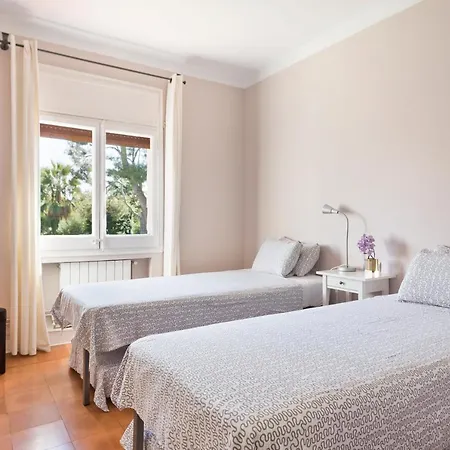 Villa Navarra Terramar Con Jardin Y Piscina Privada, Con Capacidad Para Grupos- Pet Friendly Sitges