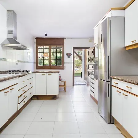 Villa Navarra Terramar Con Jardin Y Piscina Privada, Con Capacidad Para Grupos- Pet Friendly Villa