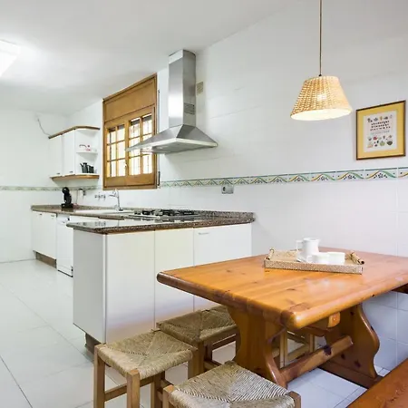 Villa Villa Navarra Terramar Con Jardin Y Piscina Privada, Con Capacidad Para Grupos- Pet Friendly Sitges