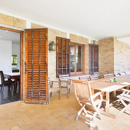 Villa Navarra Terramar Con Jardin Y Piscina Privada, Con Capacidad Para Grupos- Pet Friendly Villa Sitges